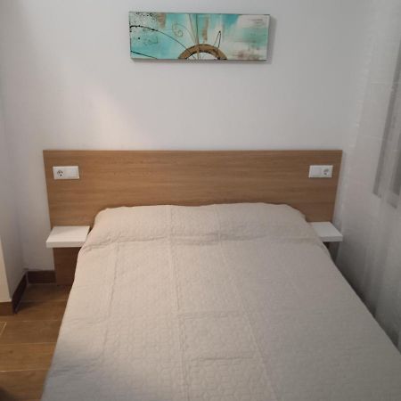 Habitacion Economica Con Bano Privado En Pleno Centro De Figueres Figueres  Buitenkant foto